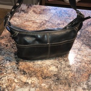 A coach black shoulder purse
